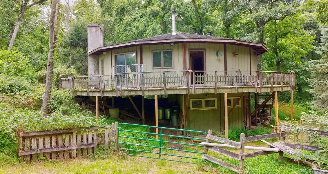 18 Continental RD, Warwick, NY 10990