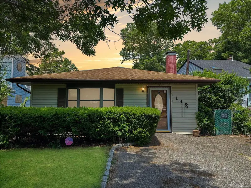 149 Southaven AVE, Mastic, NY 11950