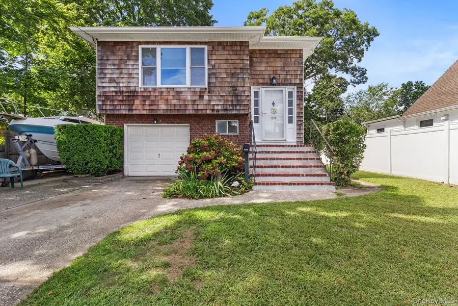 1320 Pine Acres BLVD, Bay Shore, NY 11706