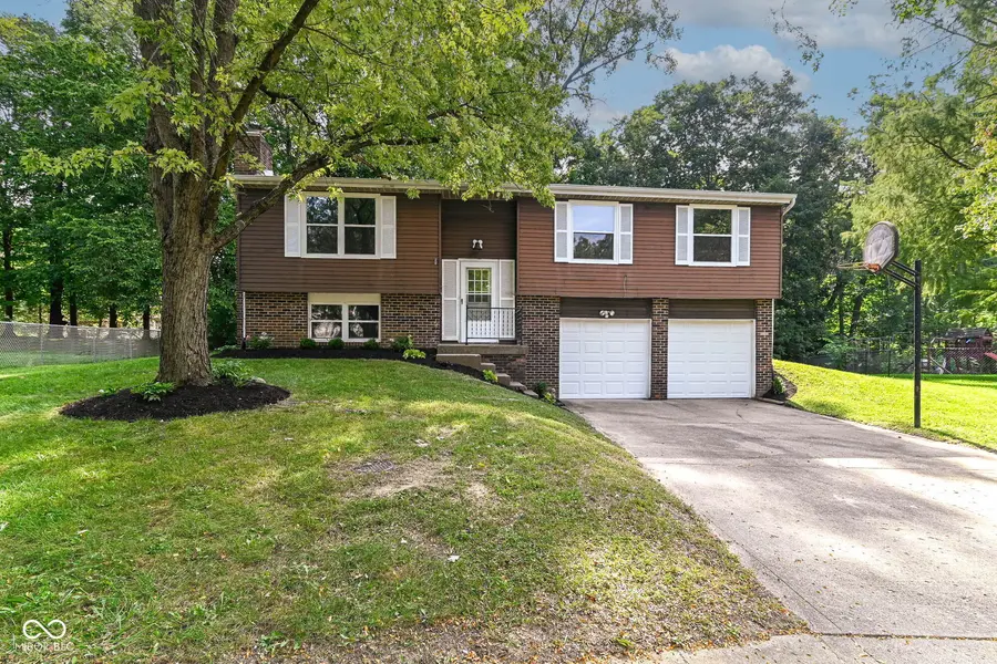 9109 Thrushwood CT, Indianapolis, IN 46250