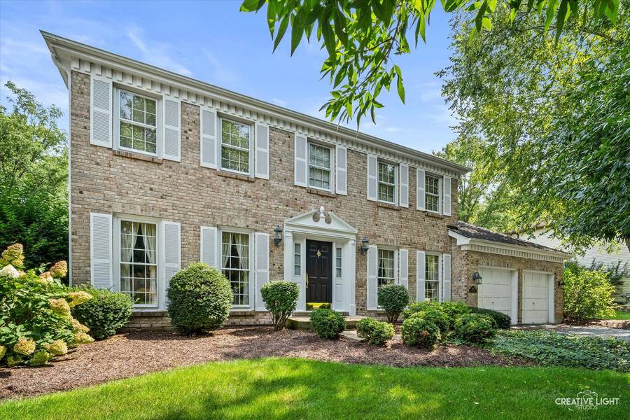 1516 Riparian DR, Naperville, IL 60565