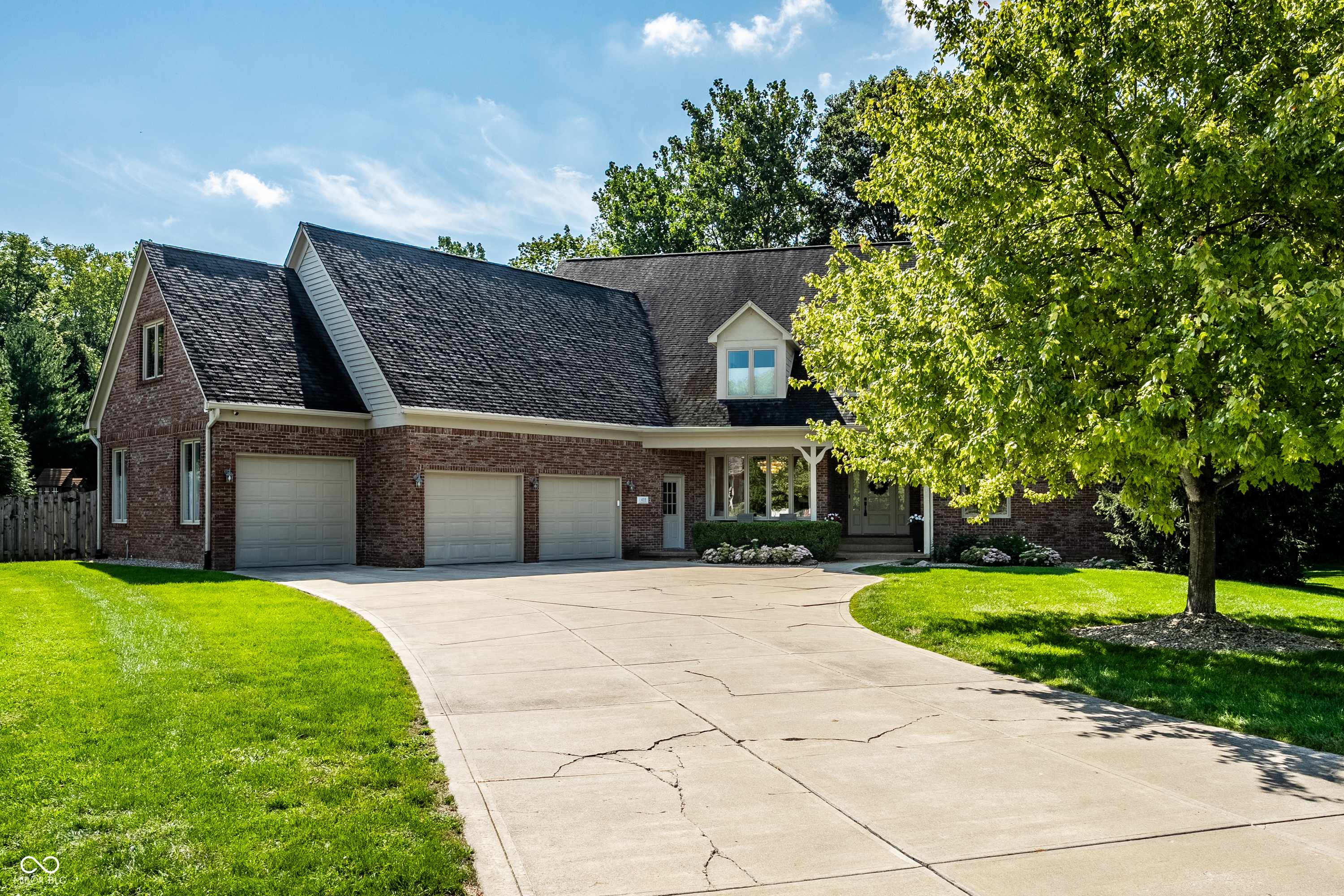 435 Benderfield DR, Zionsville, IN 46077