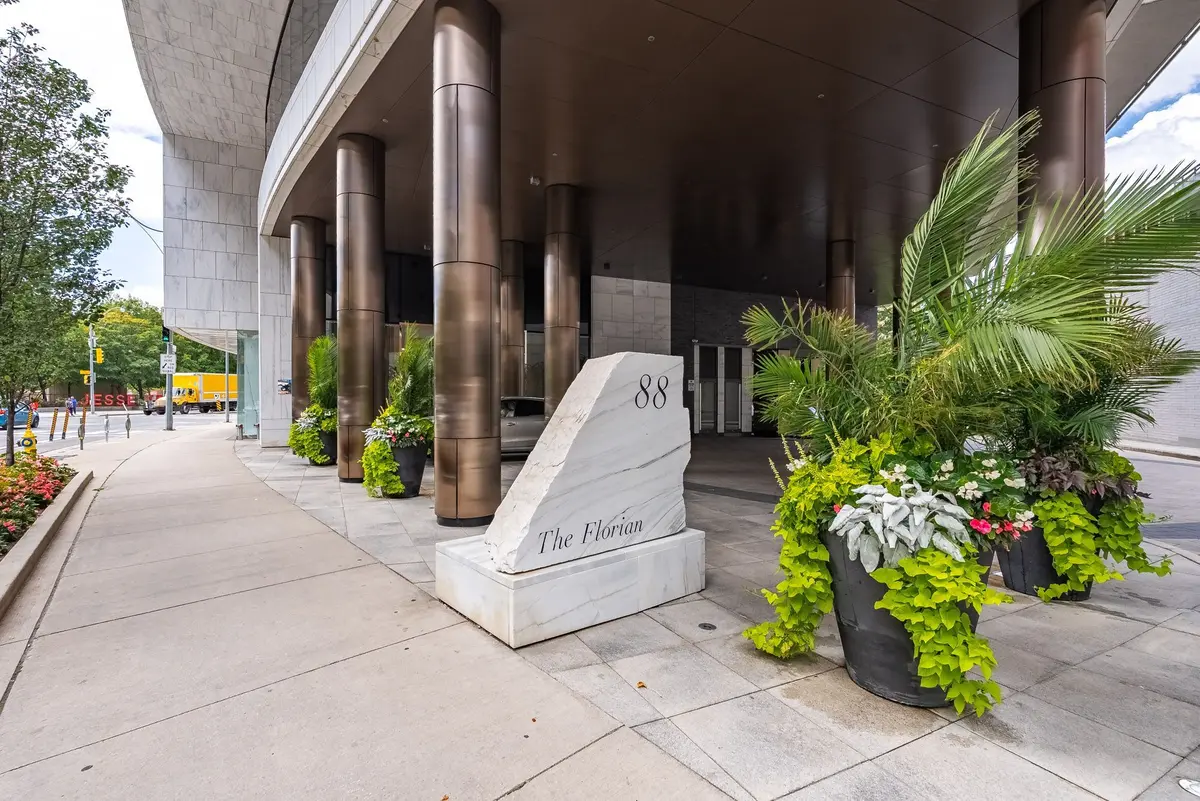 88 Davenport RD #804, Toronto C02, ON M5R 0A5