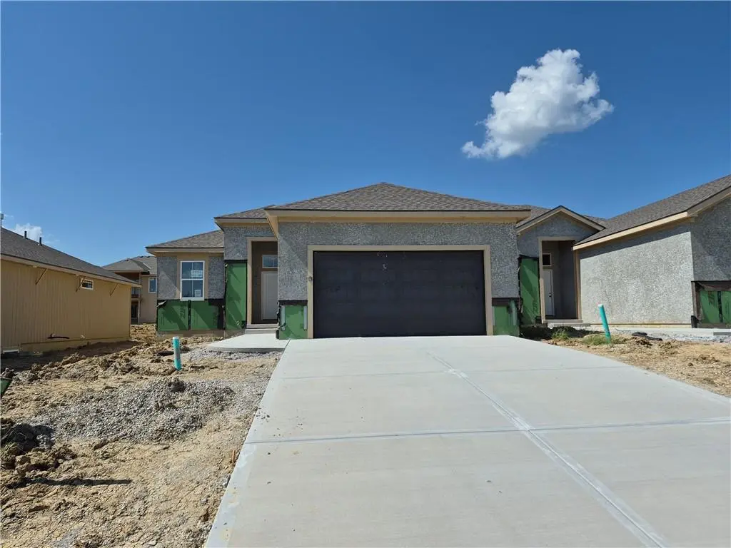 14552 Amanda LN, Basehor, KS 66007