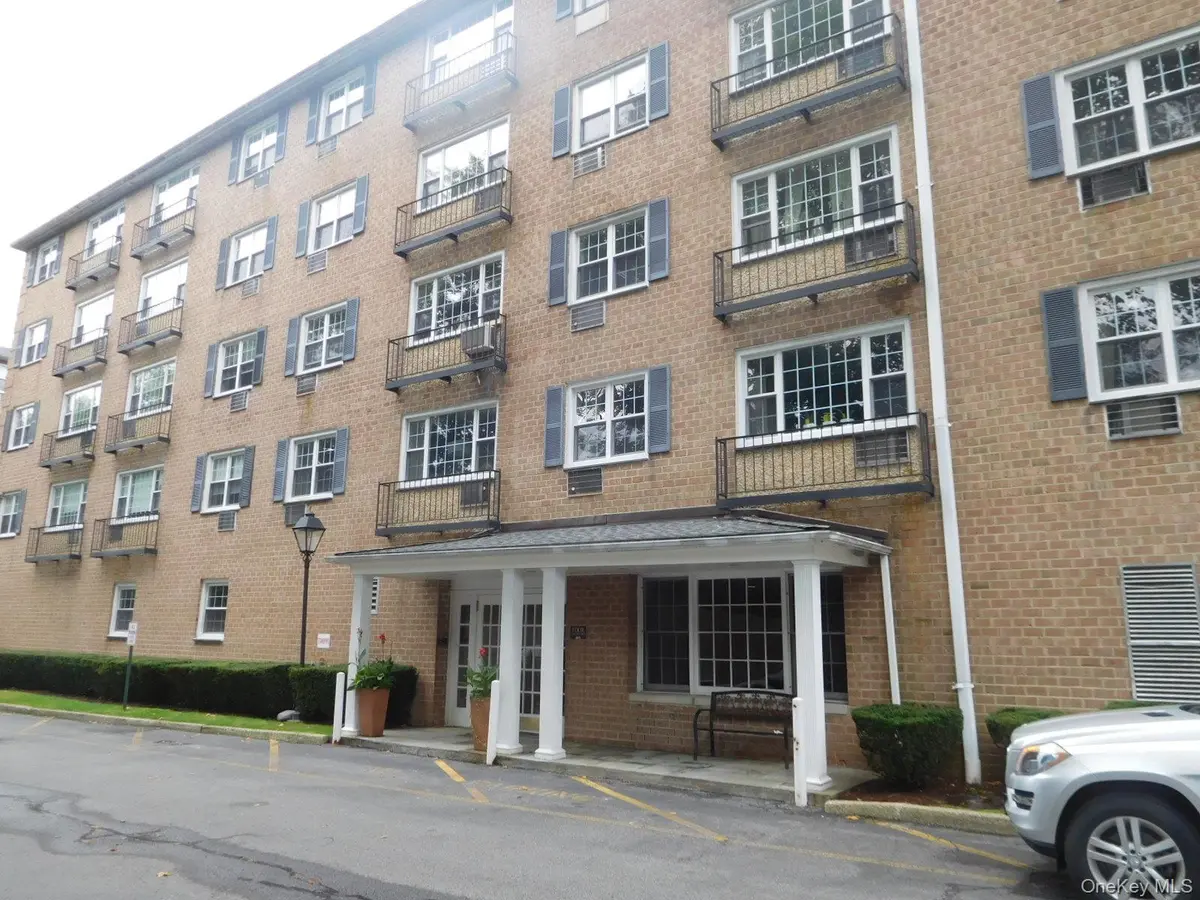 4 Consulate DR #4-H, Tuckahoe, NY 10707
