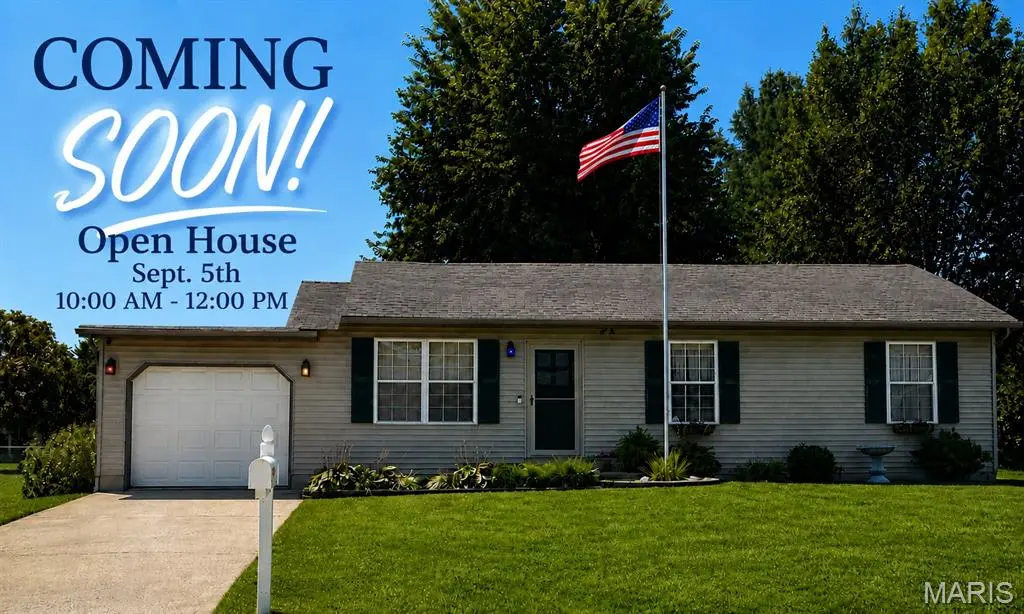 20 Crest Dr, Highland, IL 62249