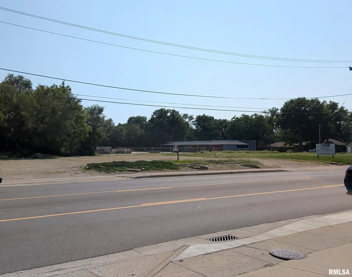 914 W GARFIELD AVE, Bartonville, IL 61607