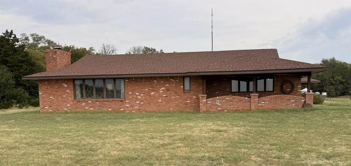 616 W US Hwy 160, Harper, KS 67058