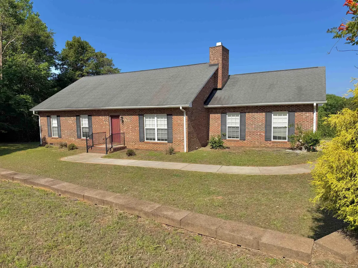 396 Will Landrum Rd, Chesnee, SC 29323