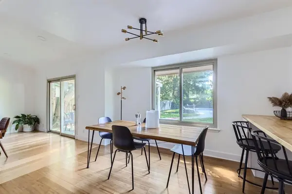 9513 Braeburn GLN, Austin, TX 78729