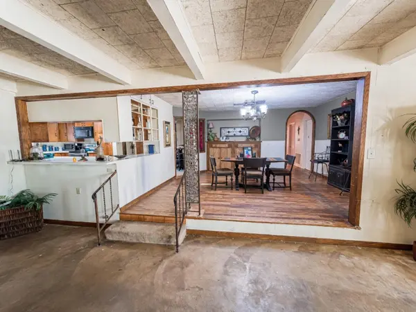 9262 N Highway 77, Lexington, TX 78947