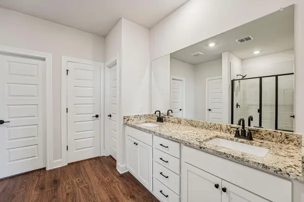 517 W Luna Blue LN, Jarrell, TX 76537