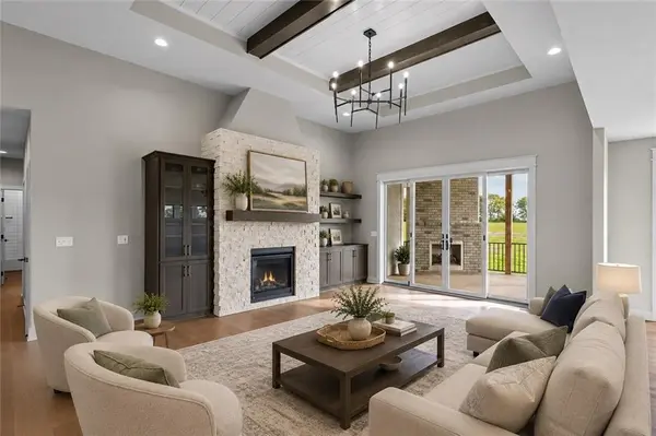 13511 Woodland Ranch DR, Lee's Summit, MO 64086