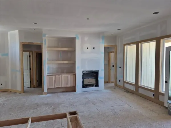 14550 Amanda LN, Basehor, KS 66007