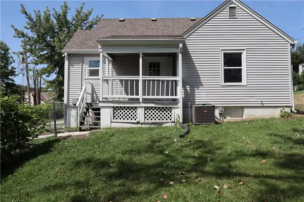 403 NE 41st ST, Kansas City, MO 64116