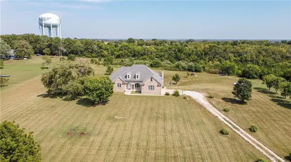 26001 S Summit RD, Harrisonville, MO 64701