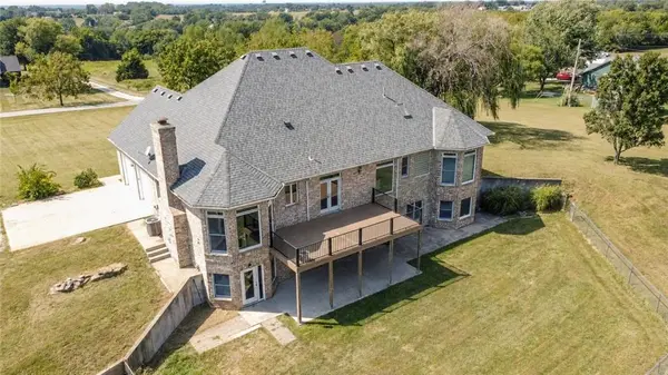 26001 S Summit RD, Harrisonville, MO 64701