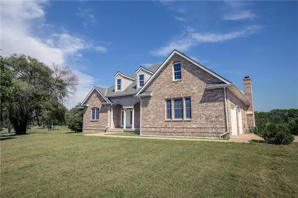 26001 S Summit RD, Harrisonville, MO 64701