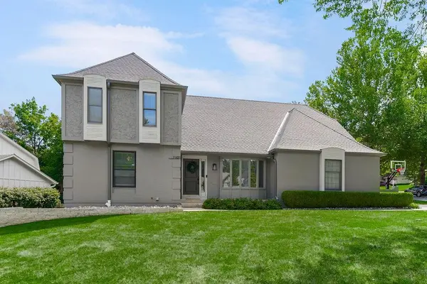 11421 Carter ST, Overland Park, KS 66210