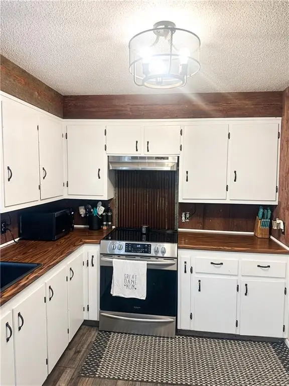 157 Hunt ST, Brookfield, MO 64628