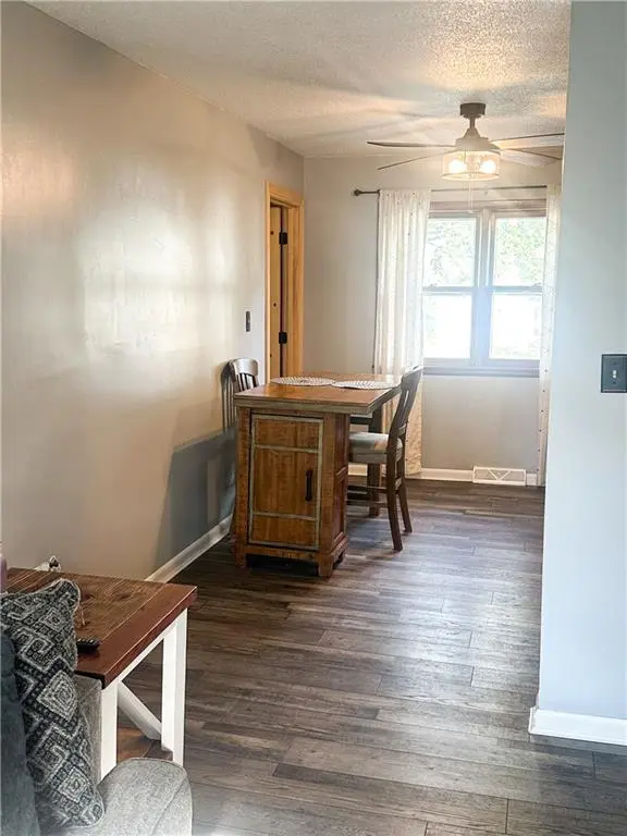 157 Hunt ST, Brookfield, MO 64628