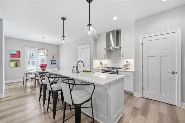 15264 W 171st TER, Olathe, KS 66062