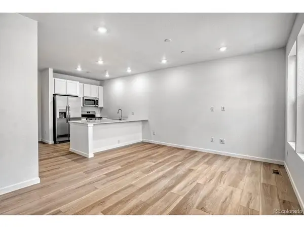 7667 S Mobile, Centennial, CO 80016