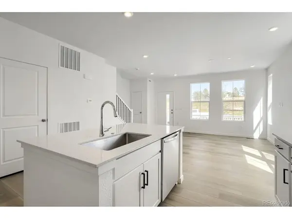 7635 S Mobile, Centennial, CO 80016