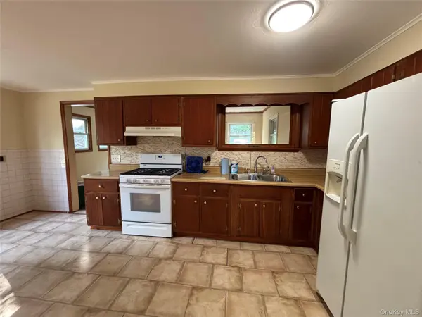 10 Cherry ST, Fort Montgomery, NY 10922