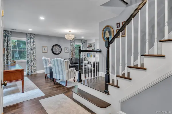 107 Fleets Cove RD, Huntington, NY 11743