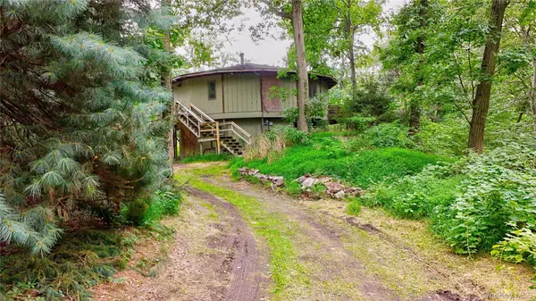 18 Continental RD, Warwick, NY 10990