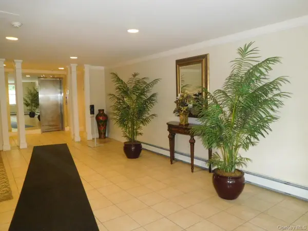 4 Consulate DR #4-H, Tuckahoe, NY 10707