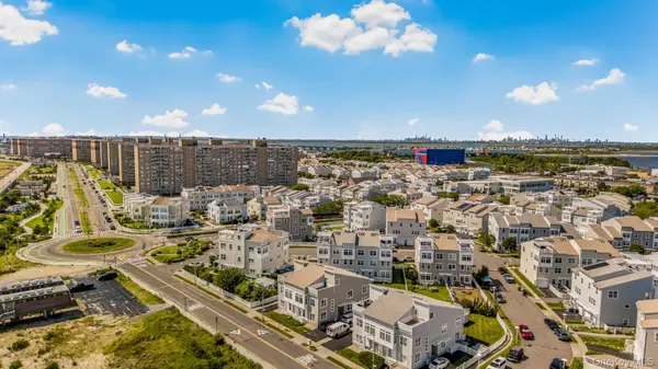 7110 Beach Front RD, Arverne, NY 11692