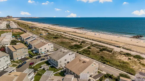 7110 Beach Front RD, Arverne, NY 11692