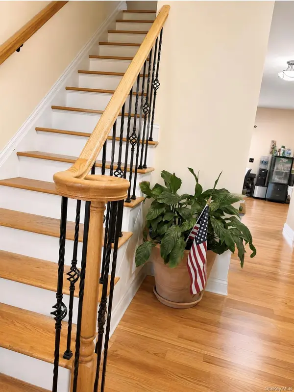 392 Bailey RD, Montgomery, NY 12549