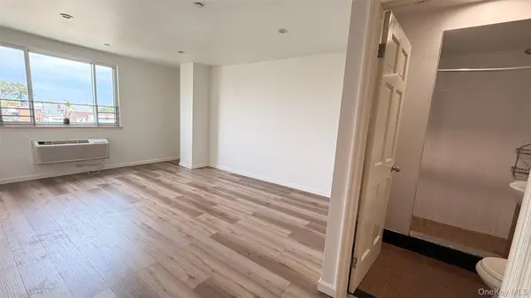 106-07 Northern BLVD #5B, Corona, NY 11368