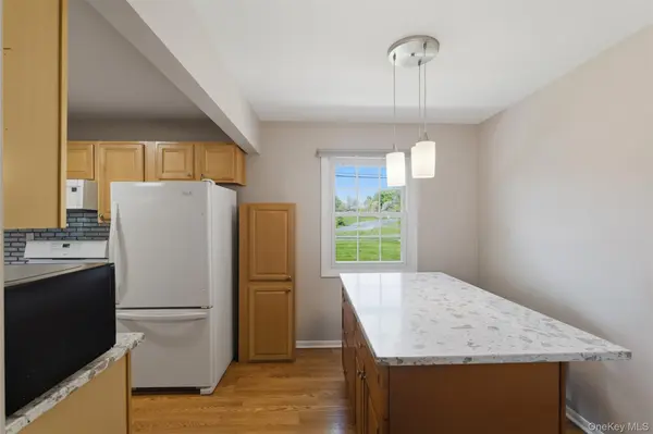 17 New Holland VLG, Nanuet, NY 10954