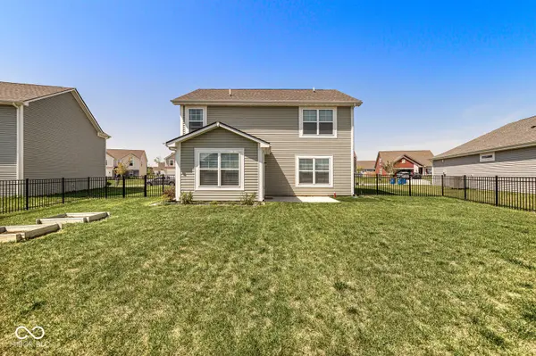 1623 N Regatta DR, Greenfield, IN 46140