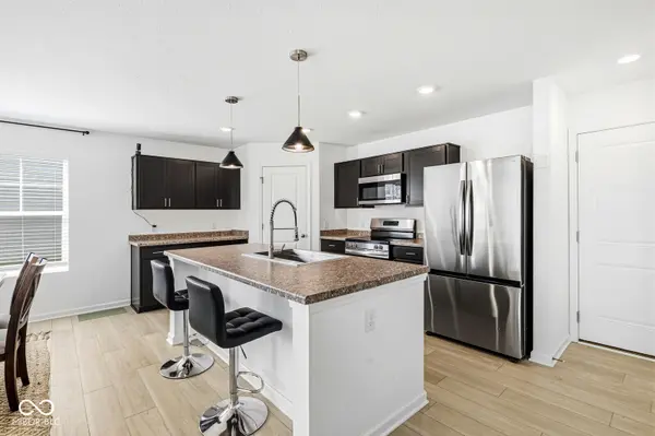 1623 N Regatta DR, Greenfield, IN 46140