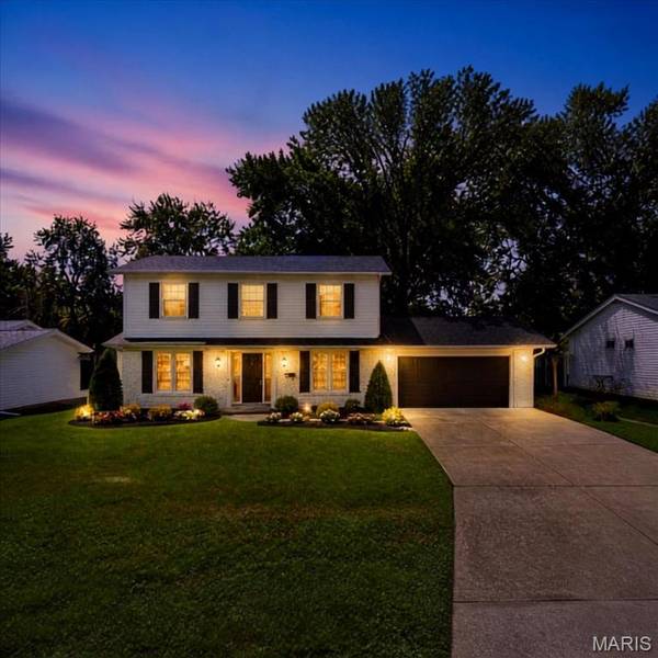 750 Lamplight LN, Hazelwood, MO 63042