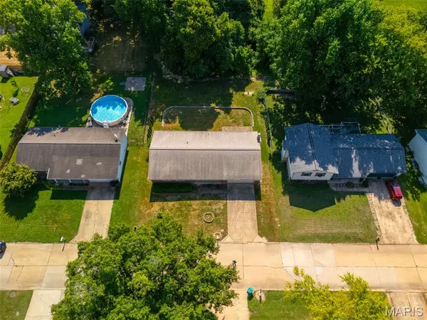 750 Islamorada DR, Fenton, MO 63026
