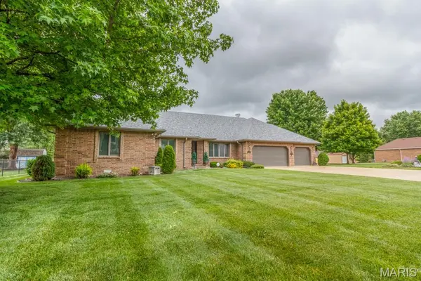 417 LANTERN LN, Lebanon, MO 65536