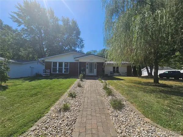 304 Edna LN, Sparta, IL 62286