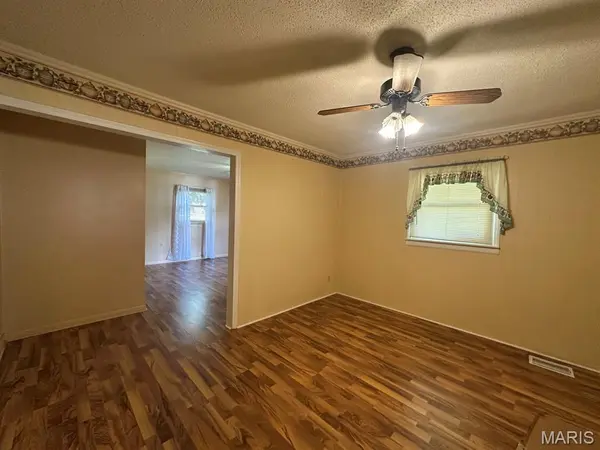 1031 N Sassafras, Dexter, MO 63841