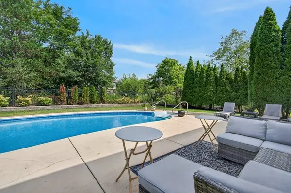 8024 Connor DR, Long Grove, IL 60047