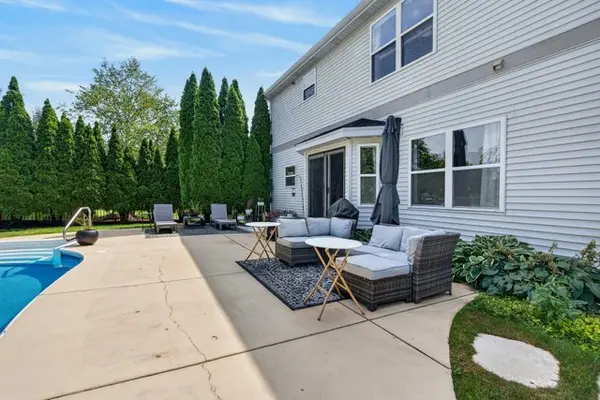 8024 Connor DR, Long Grove, IL 60047