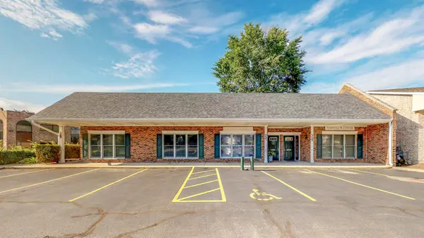 325 W Maple ST, New Lenox, IL 60451