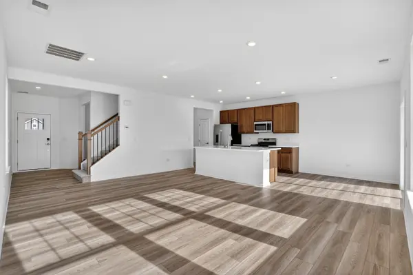 2338 Heartwood LN, Woodstock, IL 60098