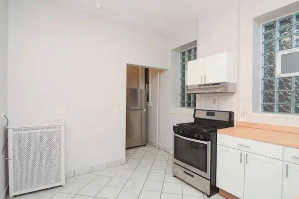 2202 W Belmont AVE #1R, Chicago, IL 60618