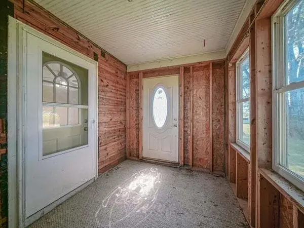927 N Valentine RD, Polo, IL 61064